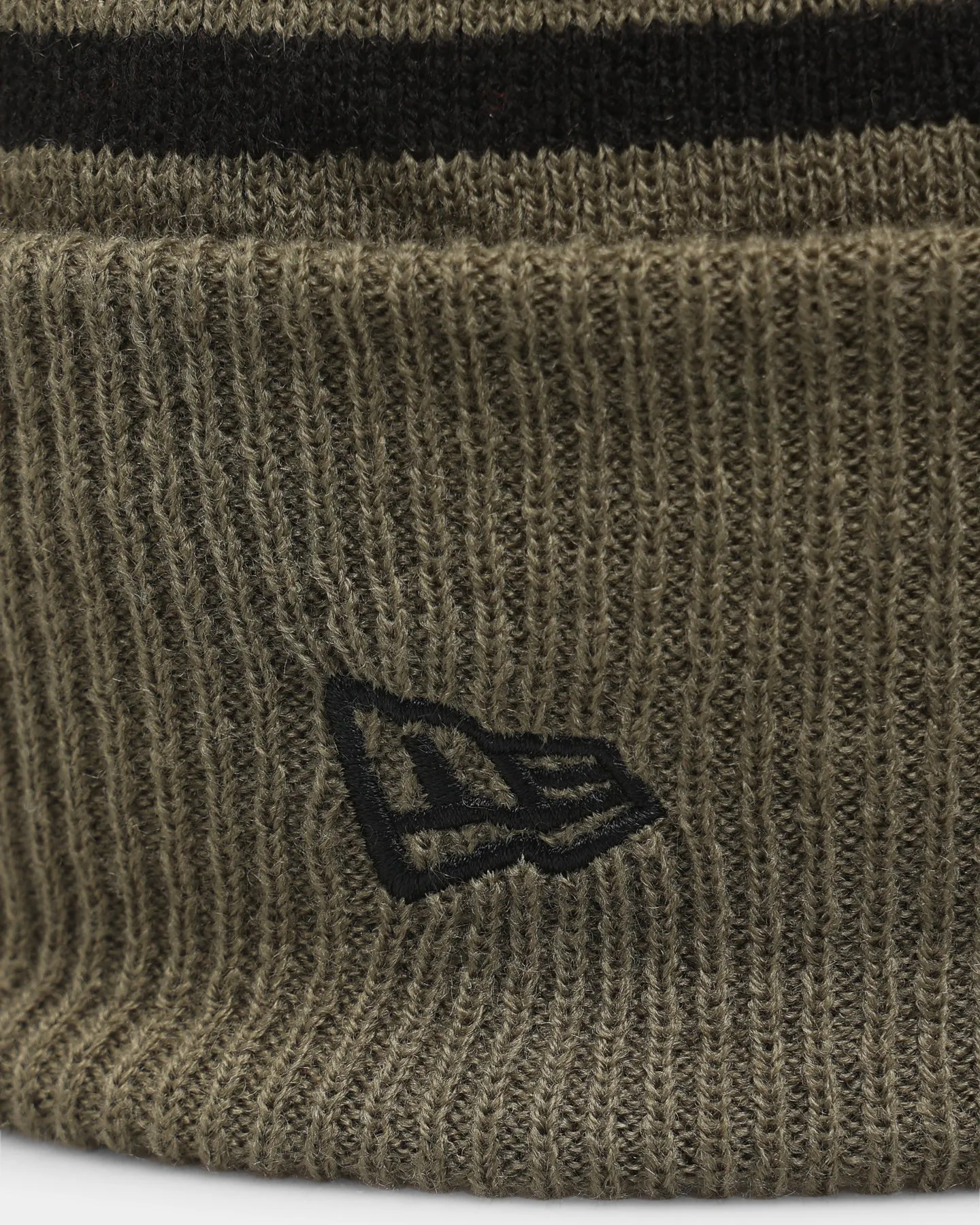 New Era Adelaide Crows 'AFL '22 Olive' Pom Knit Beanie Green